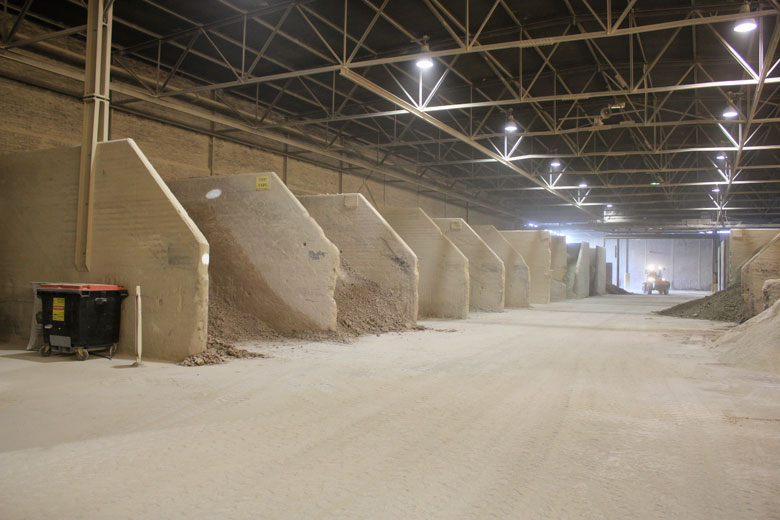 Raw materials storage area: Clay, kaolin, quartz, magnesite and sand